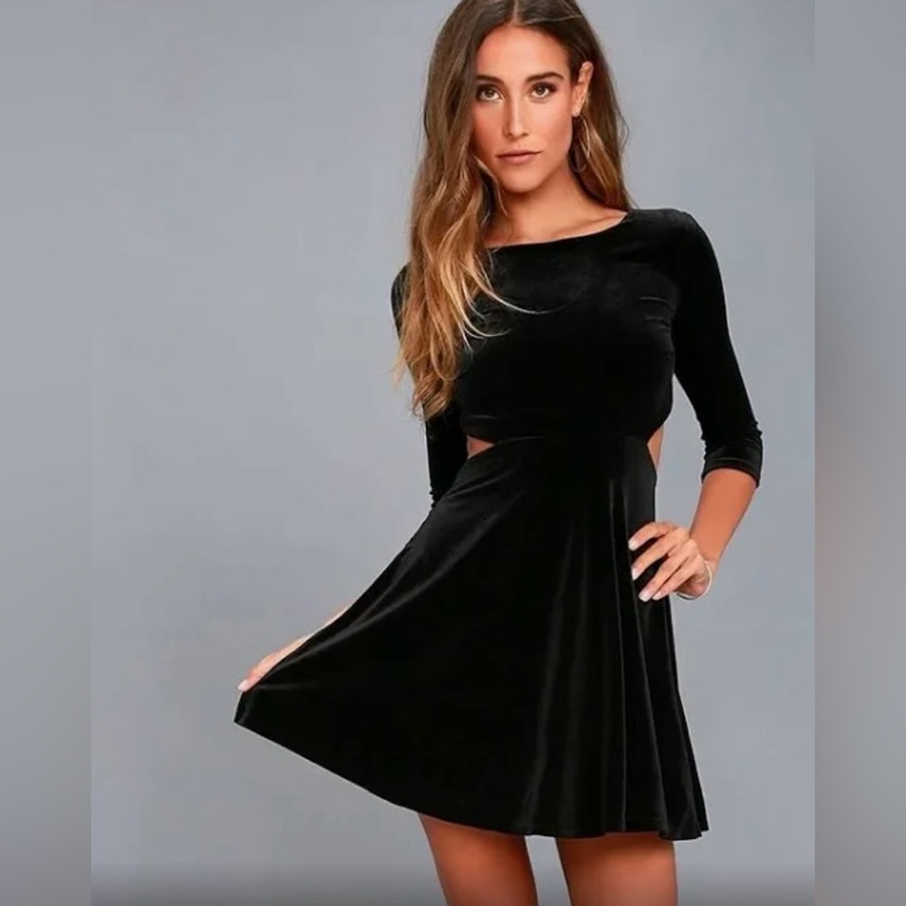 NWT! Lulus Black Velvet Charisma and Charm Backless Dress / Size